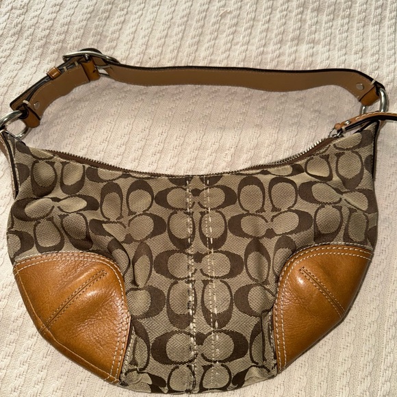 Chic Vintage Coach Purse - Picture 2 of 2